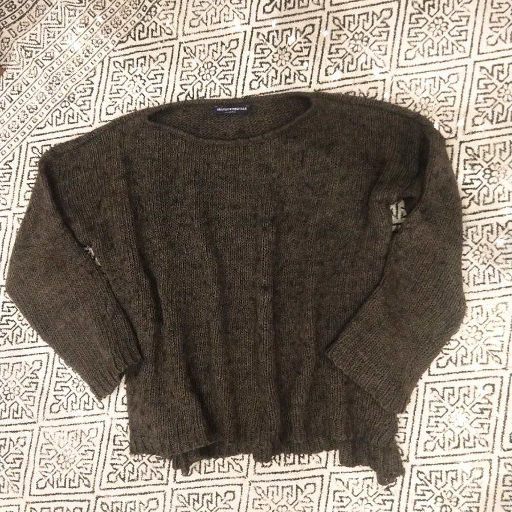 Brandy Melville Drop Shoulder Sweater OS